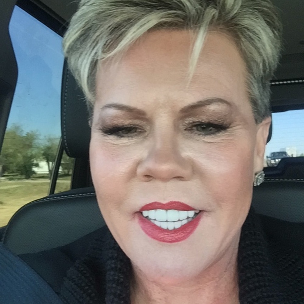 Meet your Posher, Becky